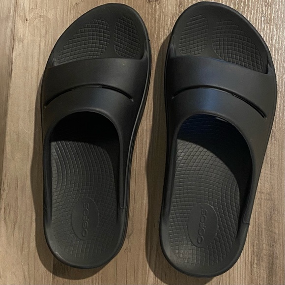 OOFOS Unisex ooahh black recovery slide US Men's 9 Women's 11 EU 42 - Picture 5 of 8